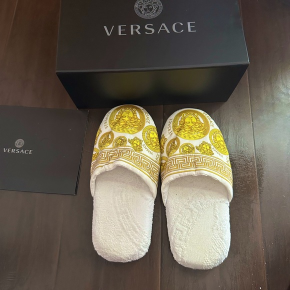 Versace Slippers - Picture 1 of 12